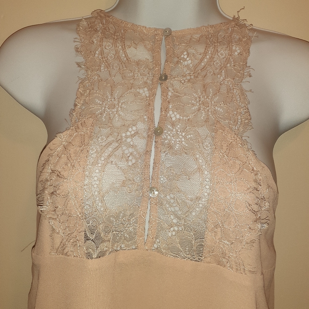 Naked Zebra Peach Blouse with Lace. 🇨🇦 Size M